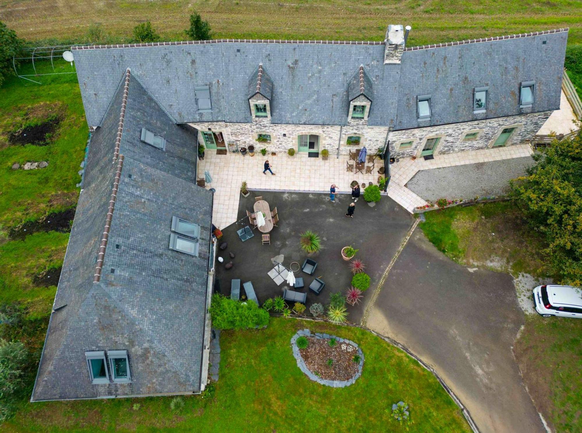 Bed and Breakfast Les Pierres Bleues Saint-Coulitz Exteriér fotografie